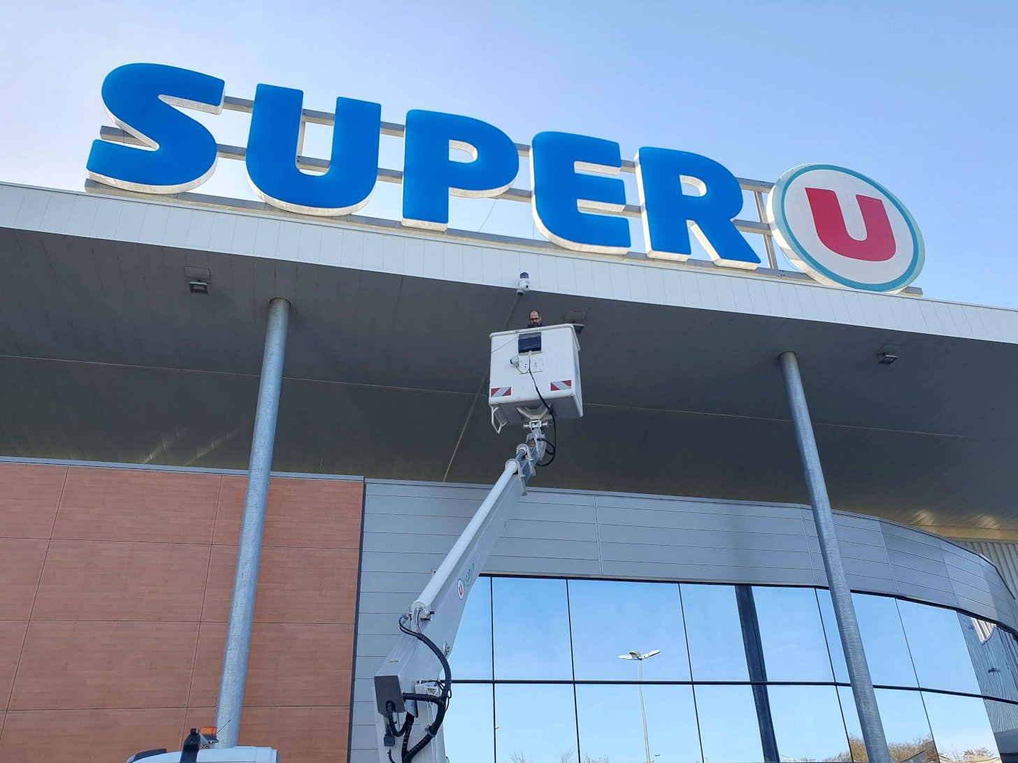 Pose caméras  SUPER U